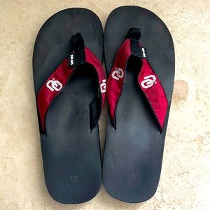 OU (Oklahoma Sooners) Flip Flops